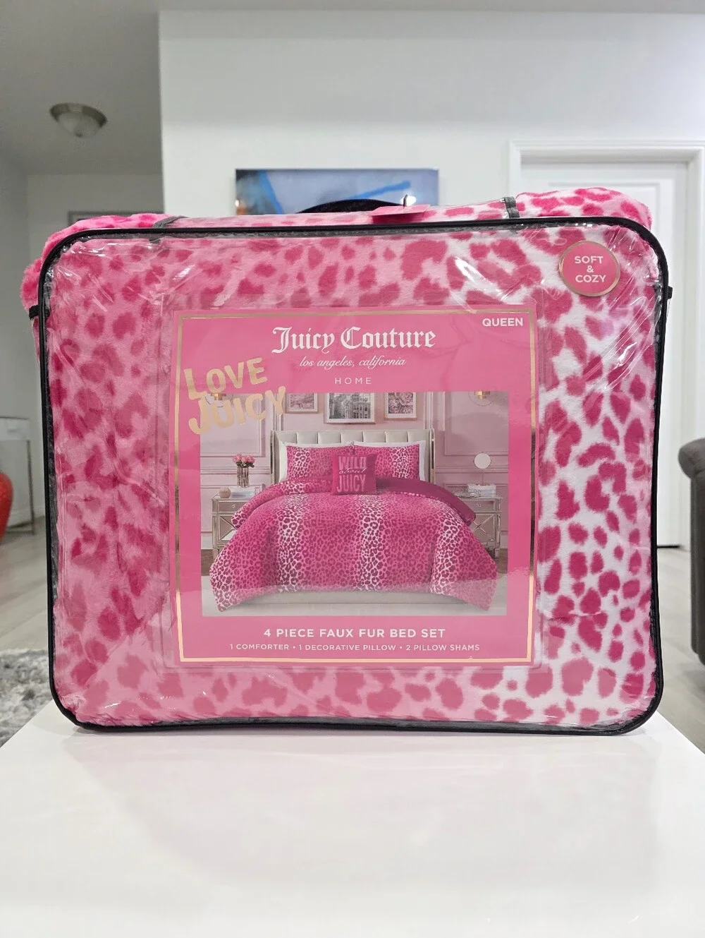 Juicy Couture QUEEN 4 Piece Pink Leopard Faux Fur Comforter Set New Viral